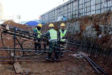 兴隆华侨农场无缝钢花管土钉施工